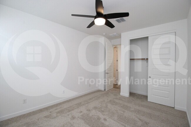 Building Photo - 23097 E Saddle Way