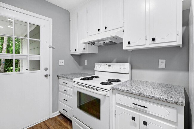 Building Photo - 928 Jason Ct