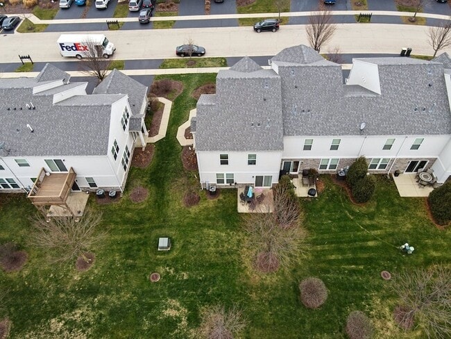 Building Photo - 650 Hawley Dr