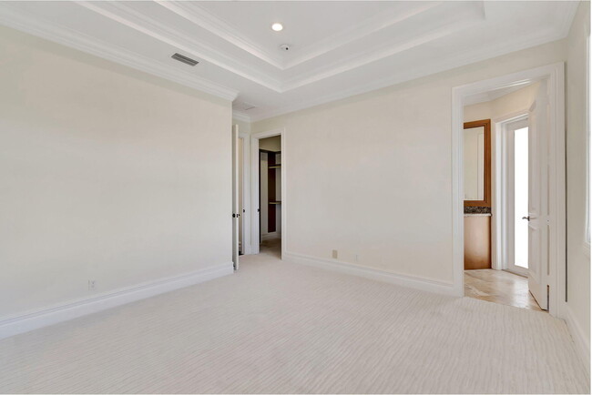 Building Photo - 953 Banyan Dr