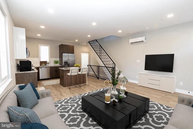 Building Photo - 2417 N Hancock St