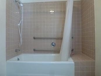 Building Photo - 2 Blueberry Dr