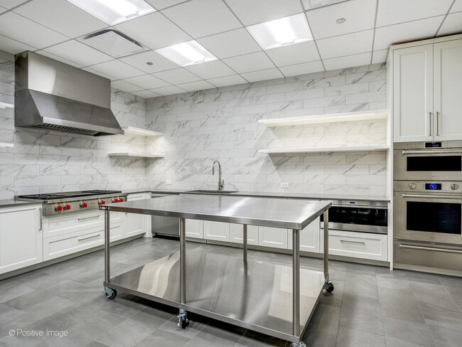 Building Photo - 435 N Michigan Ave