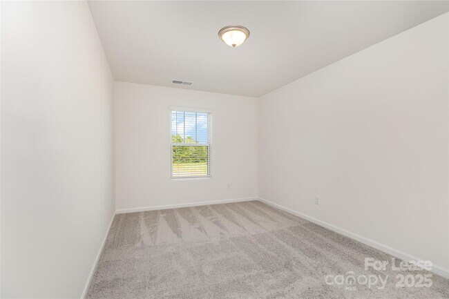 Building Photo - 3160 Lilac Grove Dr