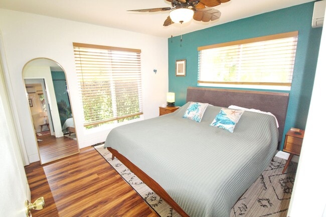 Building Photo - Stand-alone, Remodeled, Tastefully Furnished and Decorated 3Bed/2Bath Home in Southpointe with a ...