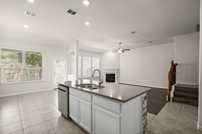 Building Photo - 610 Puerta Vallarta Ln