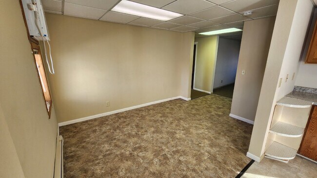 Building Photo - 2 Bedroom, 1 Bathroom Apartment For Rent D...