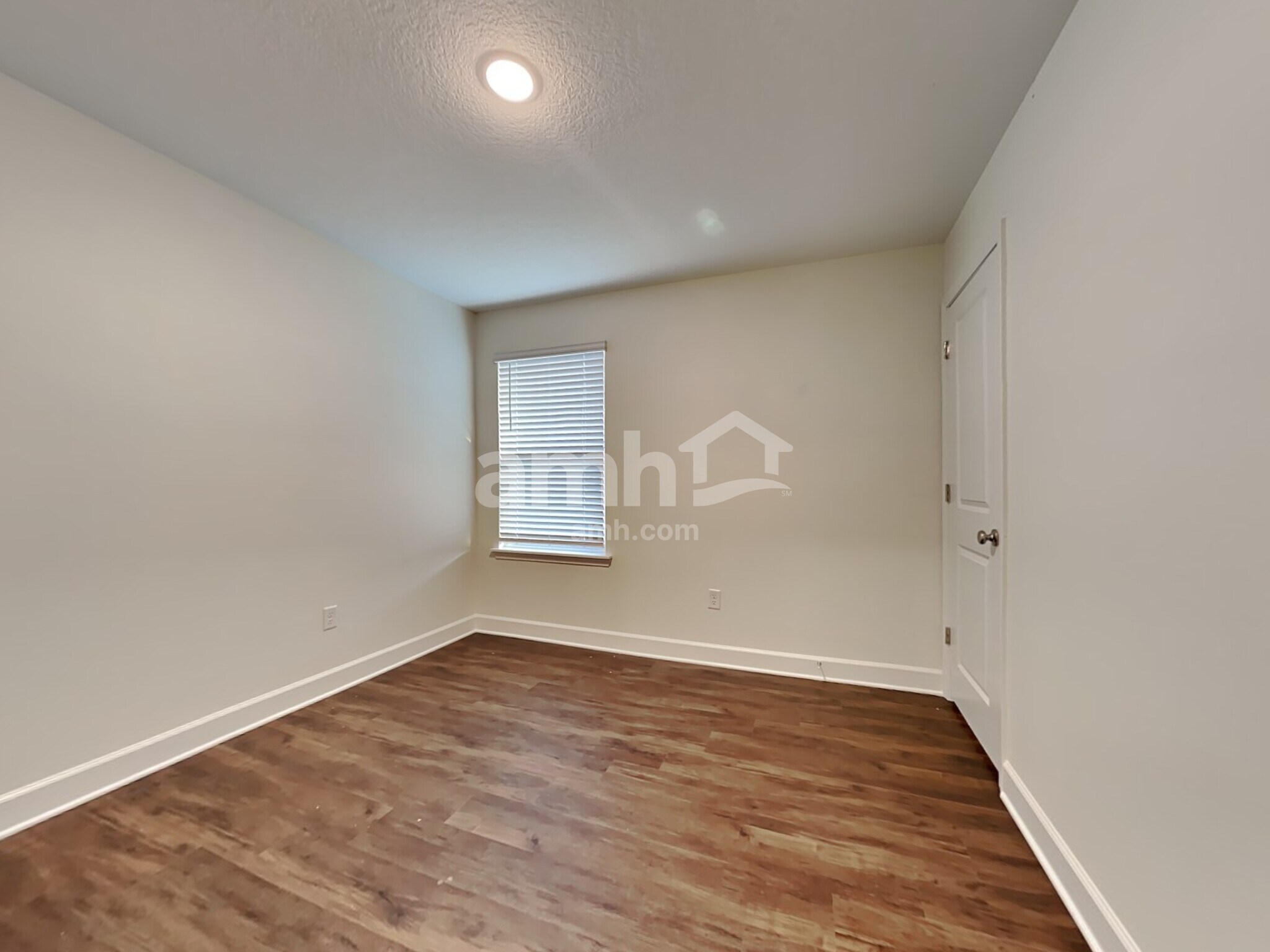 Building Photo - 1046 Tan Tara Trl