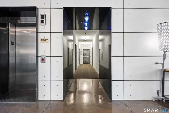 Building Photo - 10 Ann St