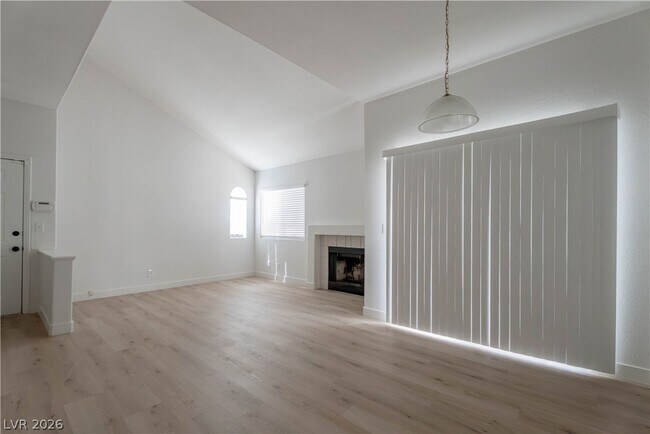 Building Photo - 356 Seine Way