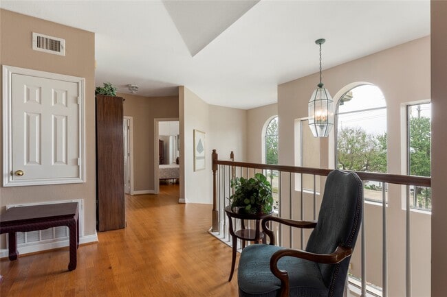 Building Photo - 457 Mariners Dr