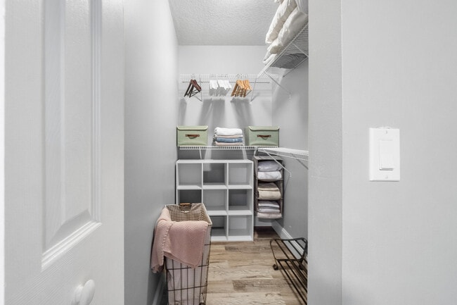 Building Photo - 126 Sparrow Dr