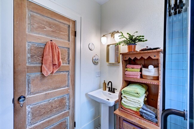 Building Photo - 3715 Avenue S 1/2