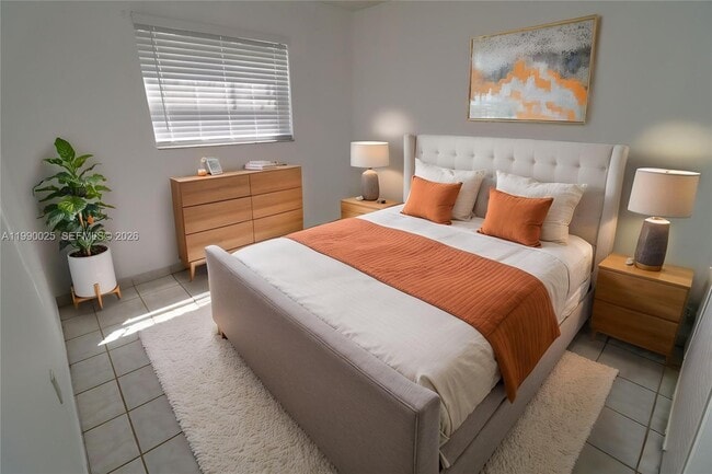 Building Photo - 951 SW 7th St