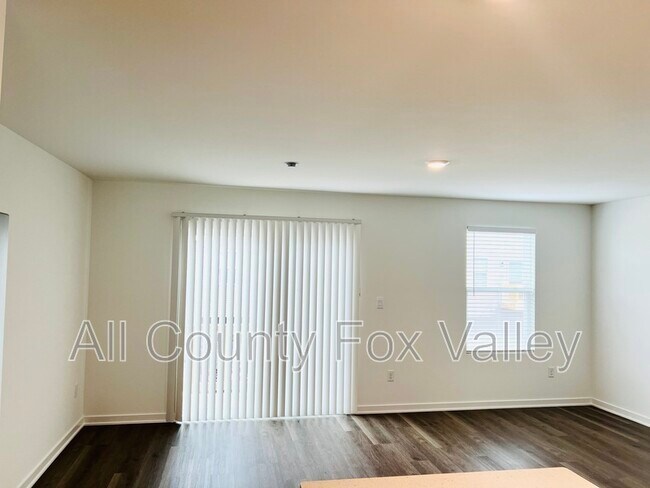 Building Photo - 879 Briar Gln Ct