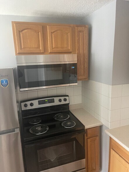 Building Photo - 16 Hanna St