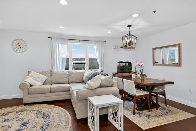 Building Photo - 24 Arsenal St