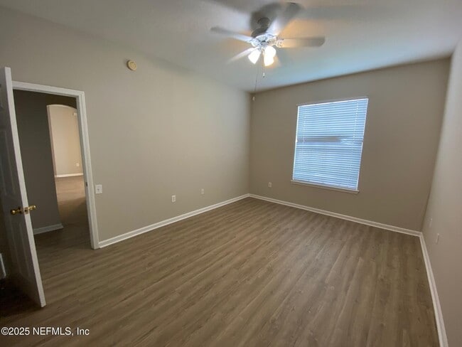 Building Photo - 7990 Baymeadows Rd