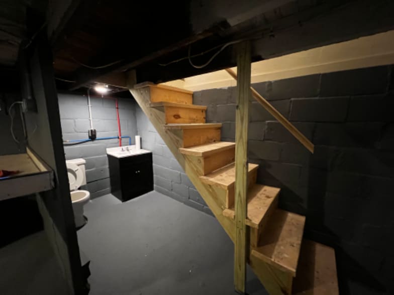 Building Photo - 743 Lemington St