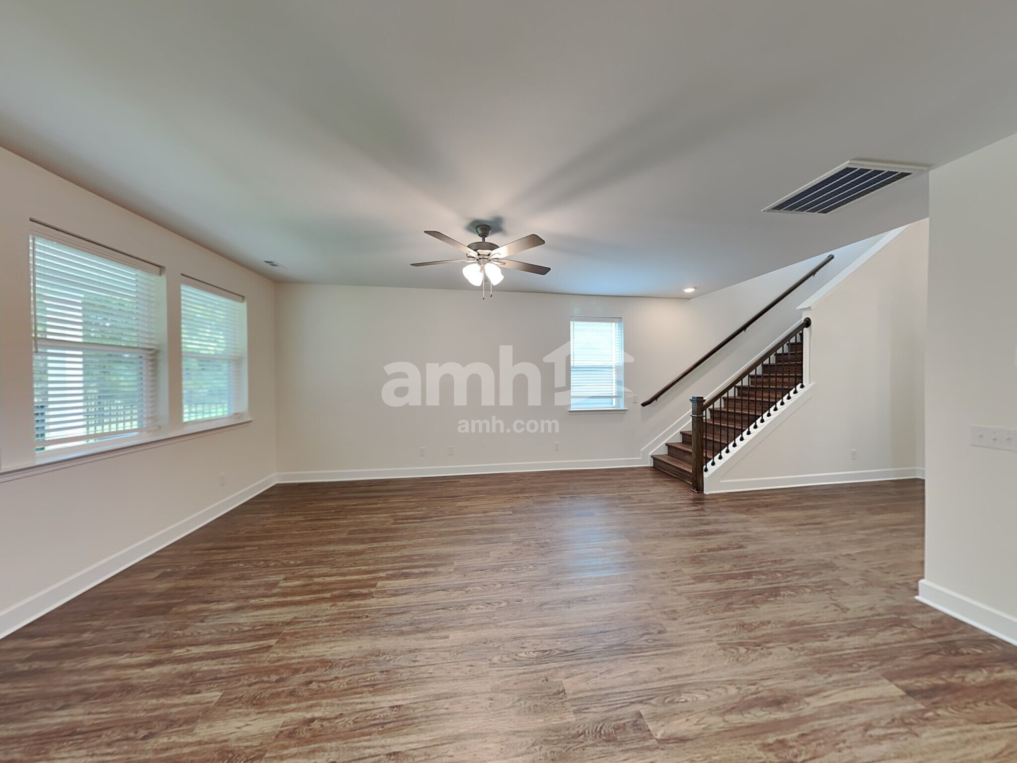 Building Photo - 3102 Esquire Dr