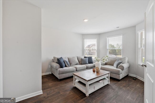 Building Photo - 191 Goodall Woods Dr