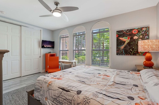 Building Photo - 2859 Tiburon Blvd E