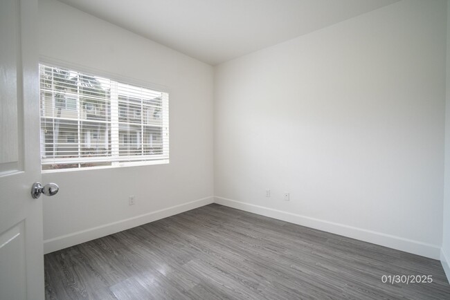 Building Photo - $3,400 / 3br - 1001ft2 - $3400 | 3br/2ba T...