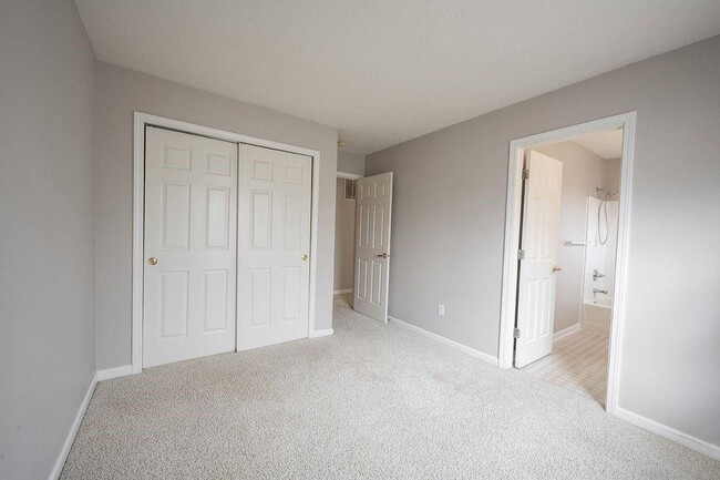 Building Photo - 9246 Eden Woods Ct