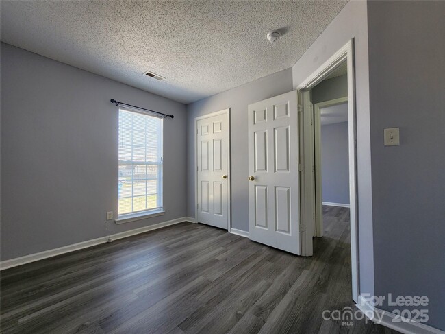 Building Photo - 4958 Astonshire Ln