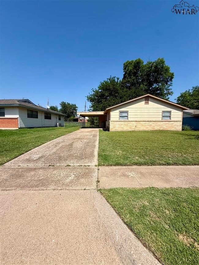 Building Photo - 1635 Sumner Terrace