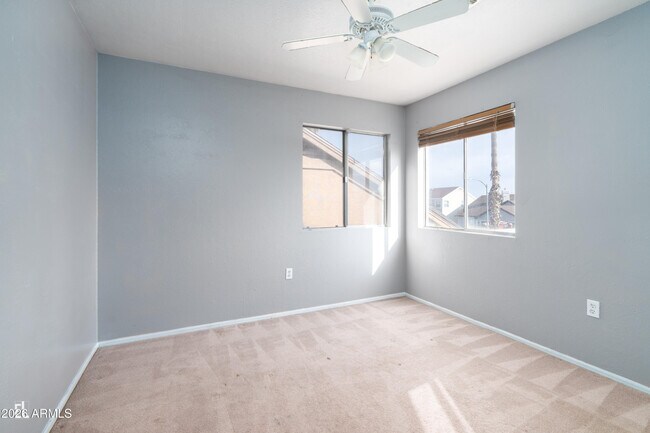 Building Photo - 7854 W Fleetwood Ln