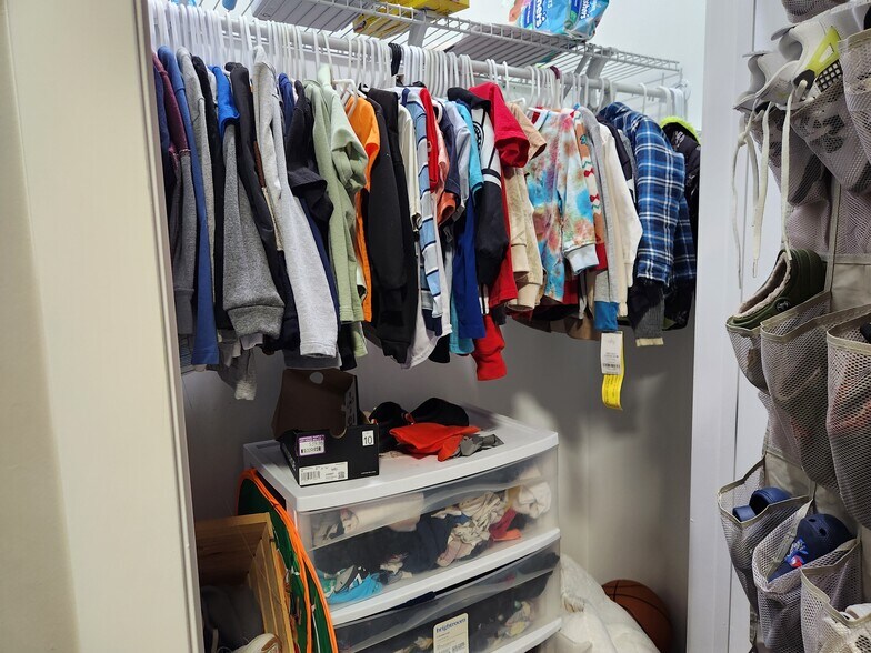 Building Photo - 4051 S Prairie Ave