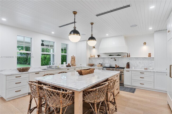 Building Photo - 9301 SW 93rd Ave