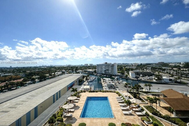 Building Photo - 13499 Biscayne Blvd