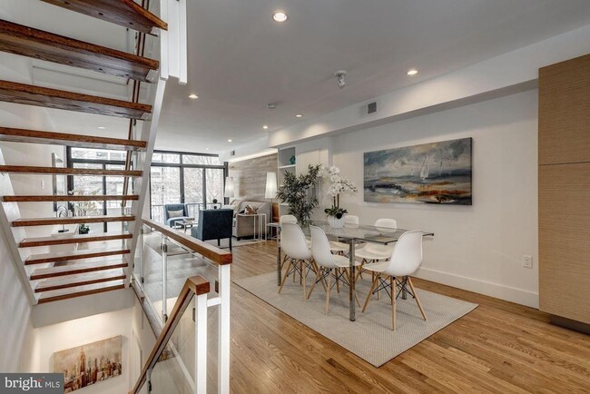 Building Photo - 212 M St SW