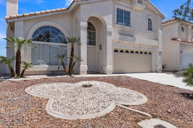 Building Photo - Beautiful Home in West with 4 bedrooms/3 b...