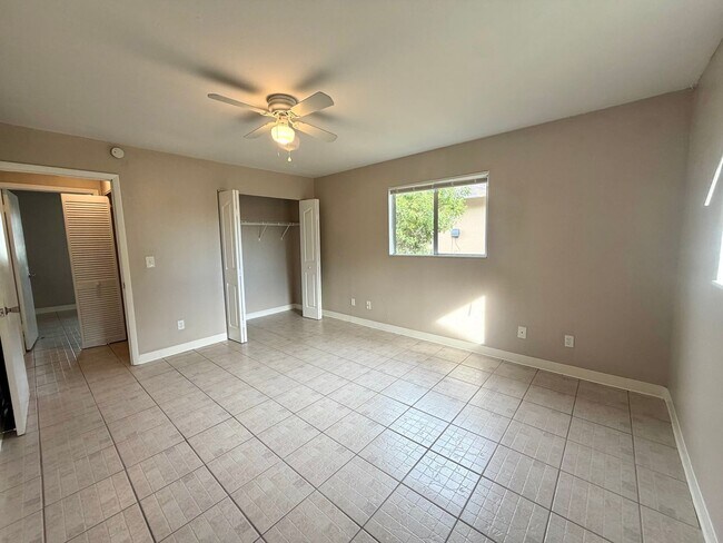 Building Photo - 712 SW 3rd Ct
