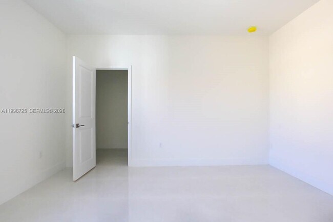 Building Photo - 15631 SW 11th Terrace