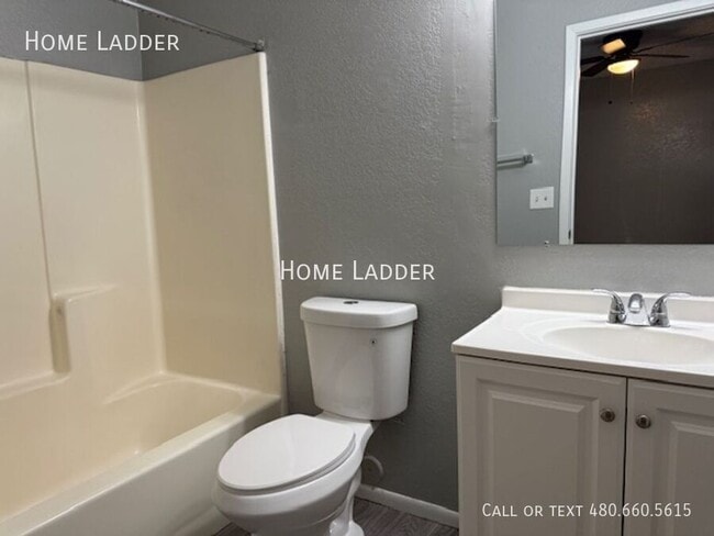 Building Photo - 3139 E Cicero St