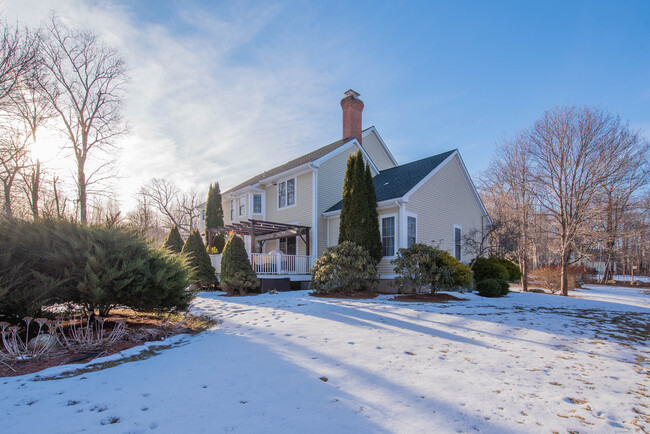 Building Photo - 64 Charolais Way