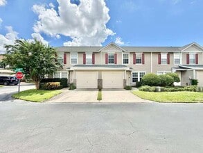 Building Photo - 8006 Thoroughbred Loop