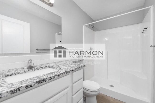 Building Photo - 5326 N Hillside St