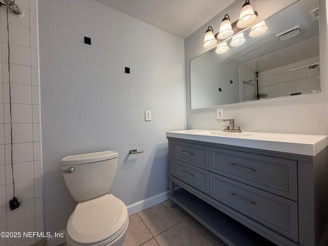 Building Photo - 1909 Layton Rd