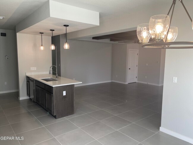 Building Photo - 553 Osier Dr