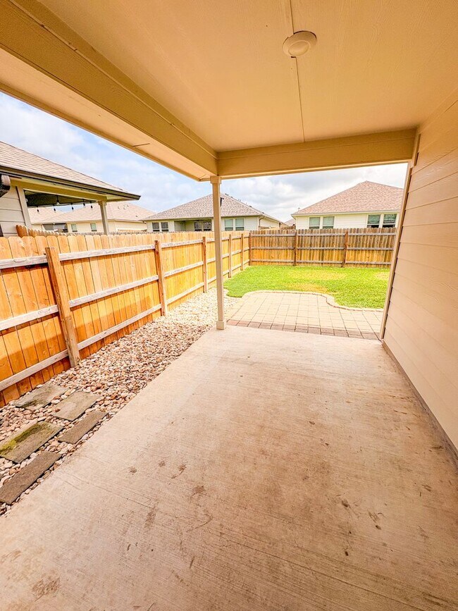 Building Photo - 8612 Cantera Rdg Rd