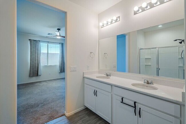 Building Photo - Bright & Stylish 3BR Home in La Estancia |...