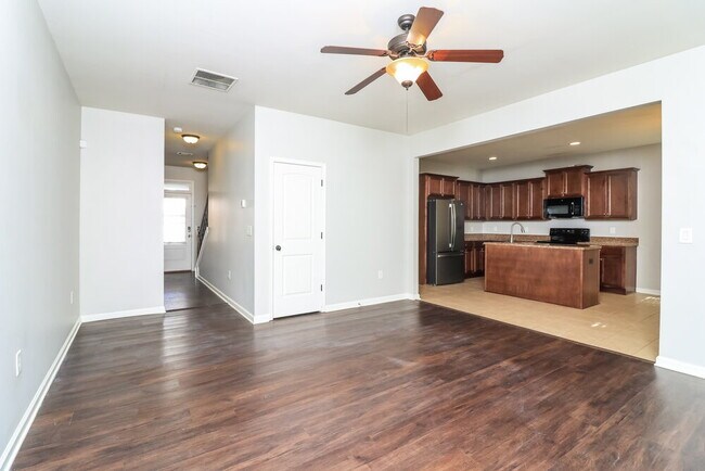 Building Photo - 522 Broughton Dr