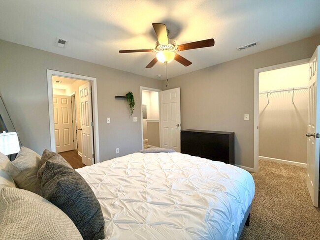 Building Photo - 925 Woody Hills Dr - Furnished Rental