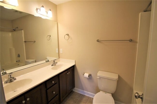 Building Photo - Great Home in Everett's Creek- 3Bed/2Bath with Fenced Yard