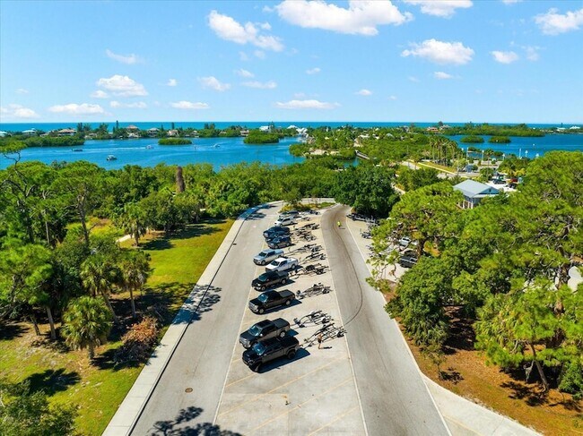 Building Photo - 14041 Bellagio Way